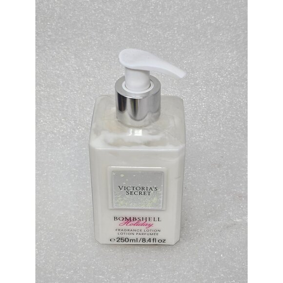 Victoria's Secret Bombshell Holiday Fragrance Lotion 250ml/8.4fl oz - Picture 2 of 2